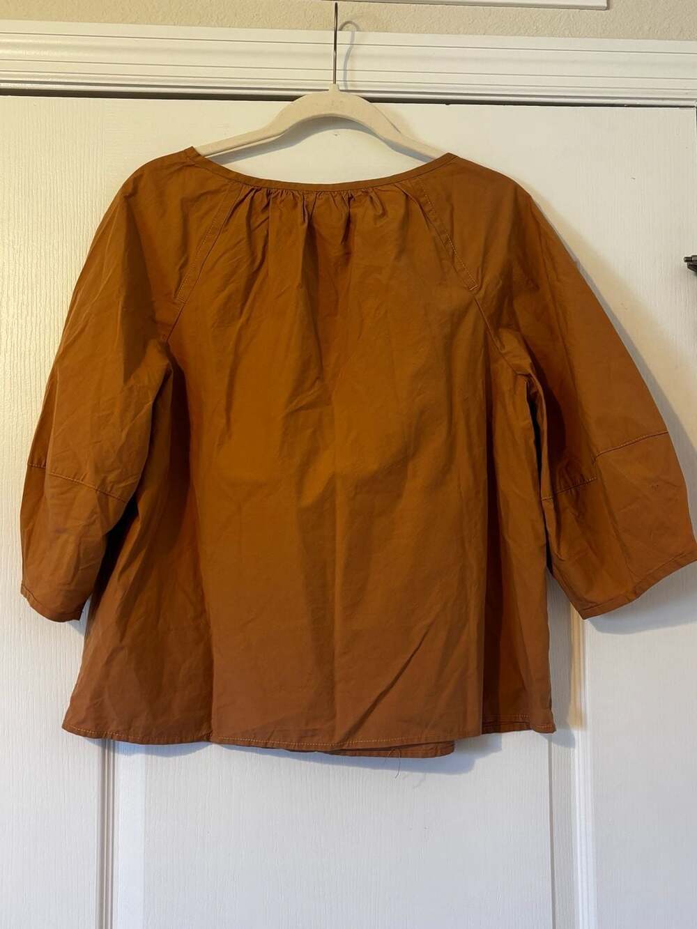 Everlane Cotton Poplin Gathered Neck 3/4 Sleeve Top - Rust - Size M - Picture 4 of 5